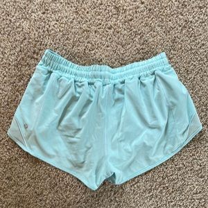 NWOT Lululemon Hotty Hot shorts - Size 10